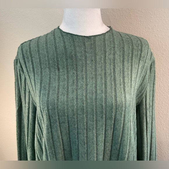 Classic Fashion Fitted, Ribbed Long Sleeve Sweater - Green - Picture 8 of 10